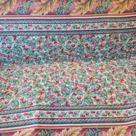 Other - Vintage Floral Multicolor Tablecloth